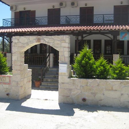 Petradaki Apartments Mola Kalyva Buitenkant foto